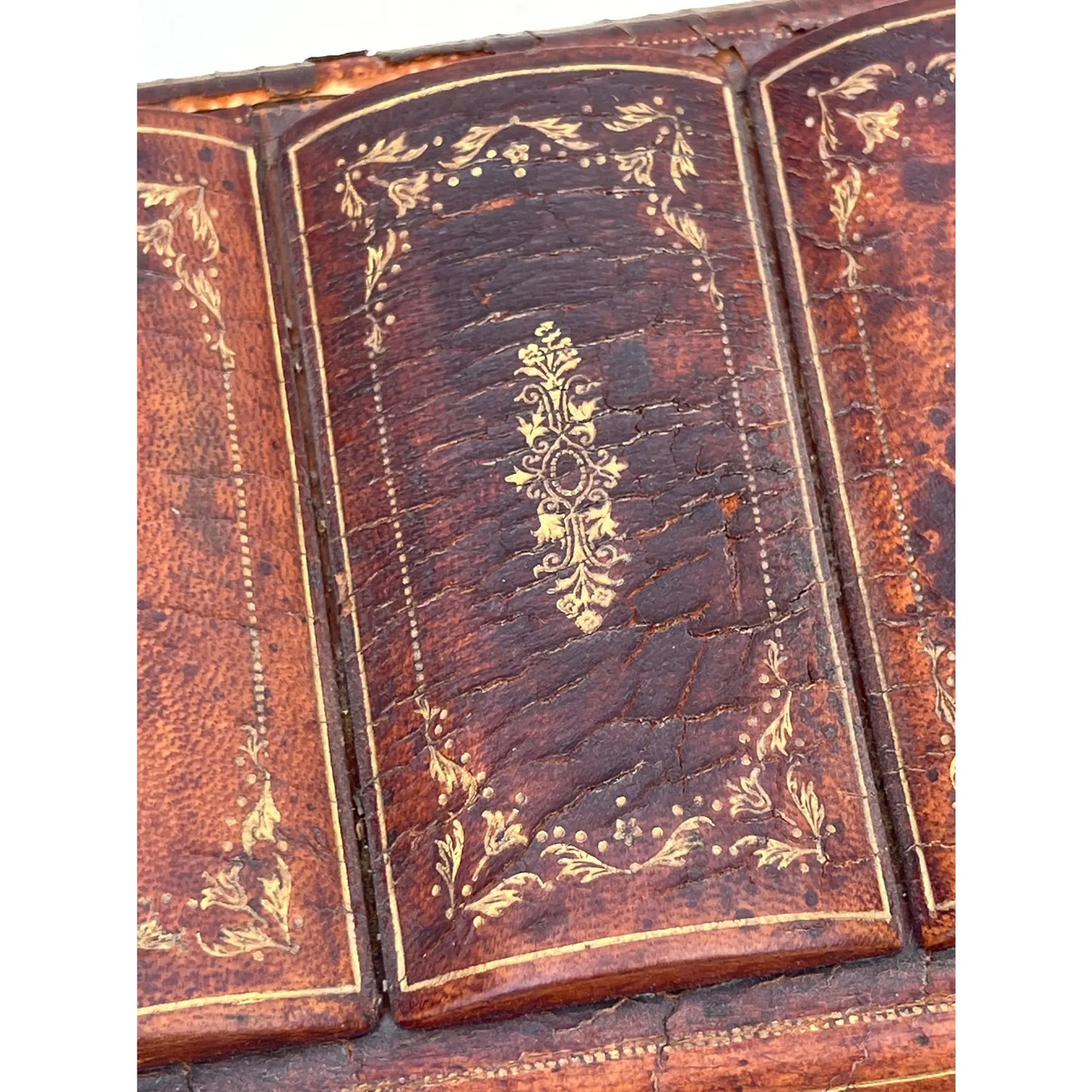 19th Century Small Leather Wrapped Bookend Lid Jewelry Box