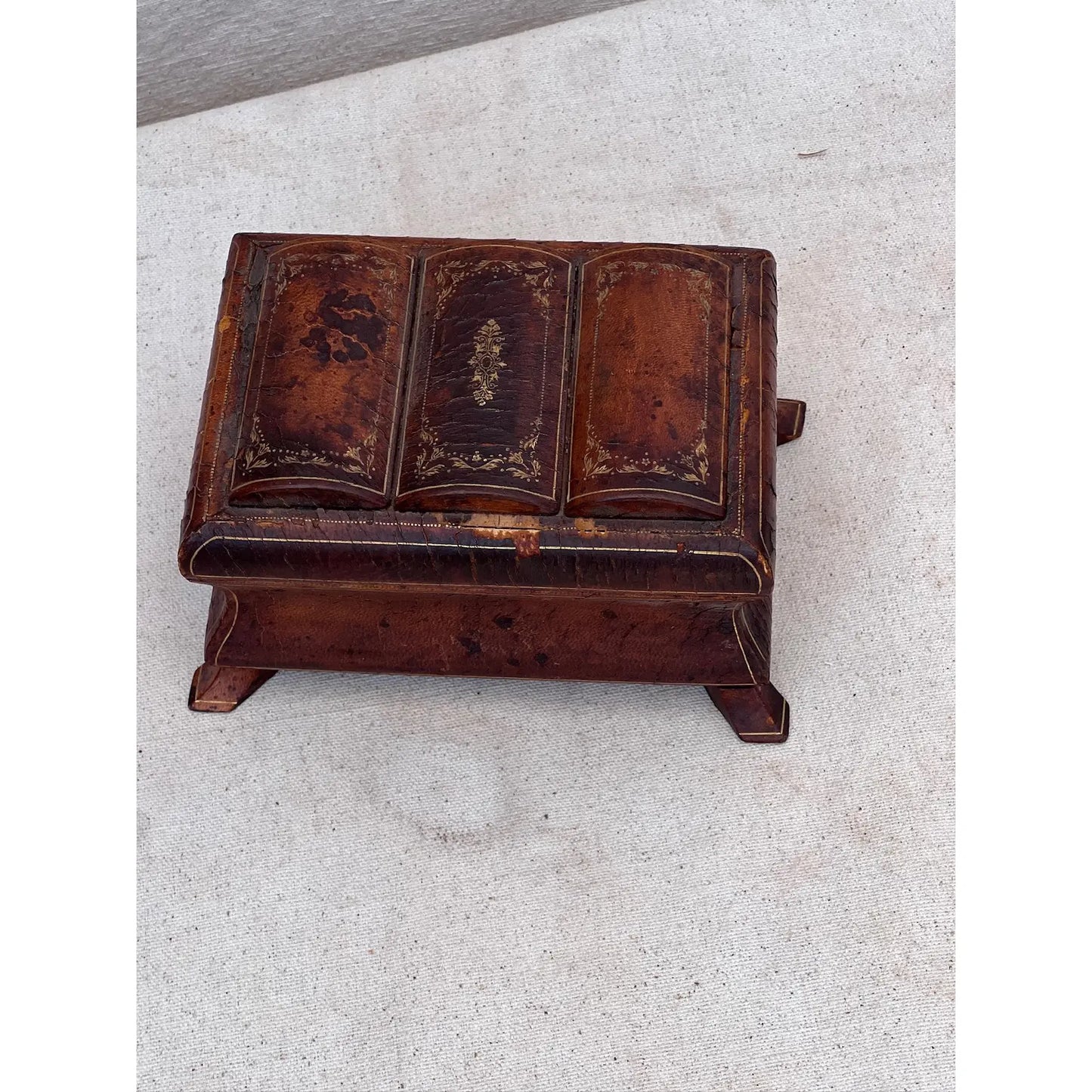 19th Century Small Leather Wrapped Bookend Lid Jewelry Box