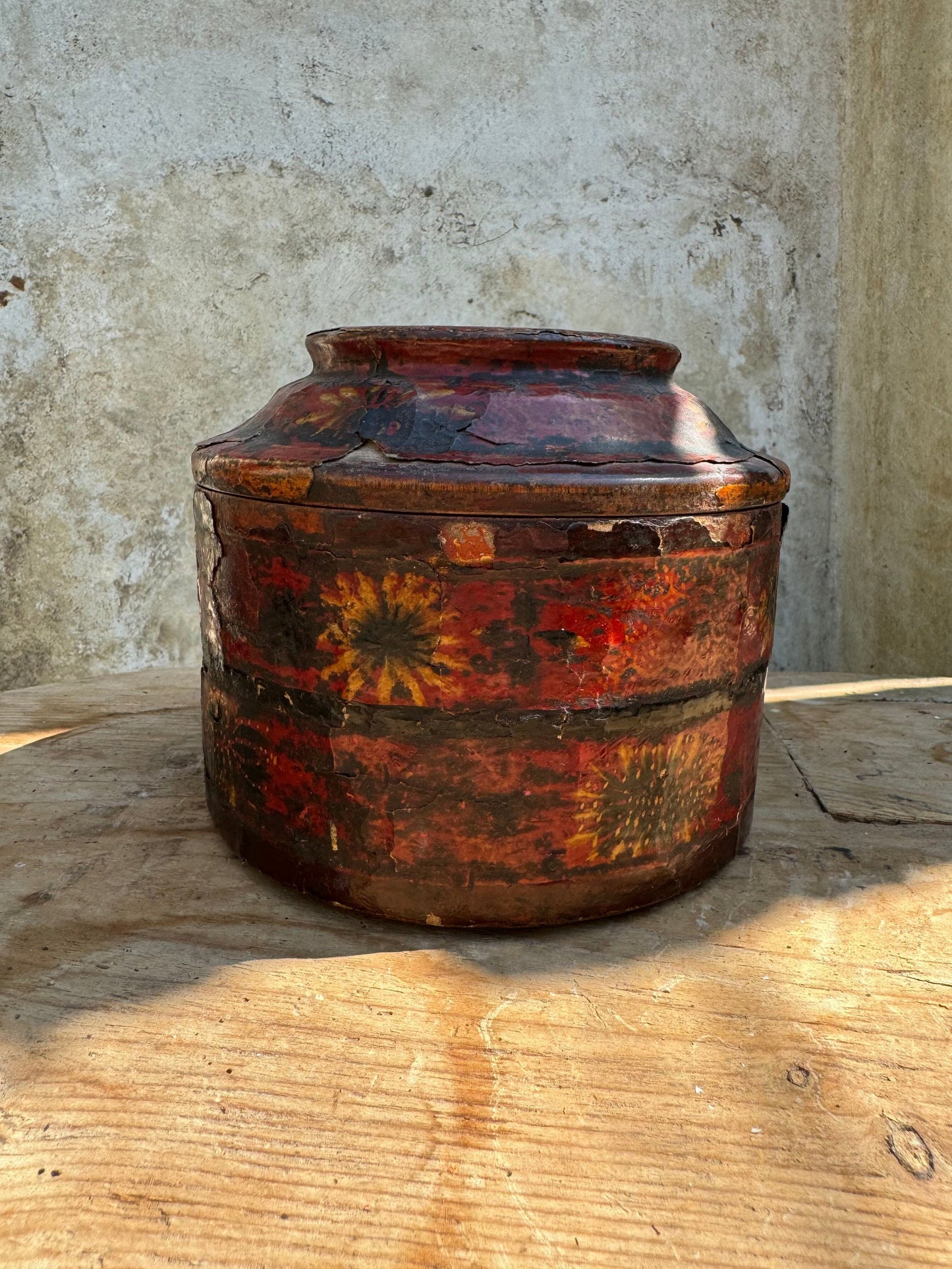 Antique 19th Century Round Chinese Hand-Painted Wooden Box with Lid