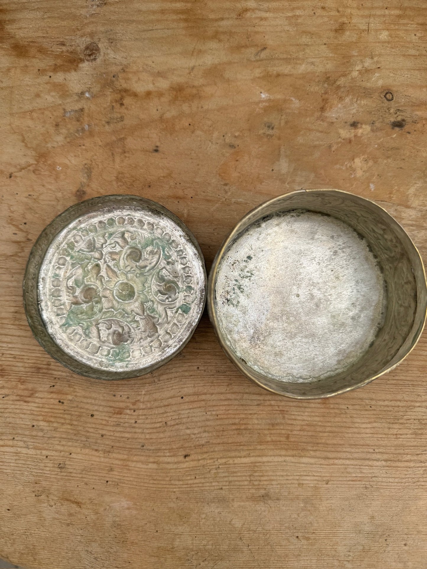 Vintage Silver Tone Embossed Metal Jewelry Trinket Box
