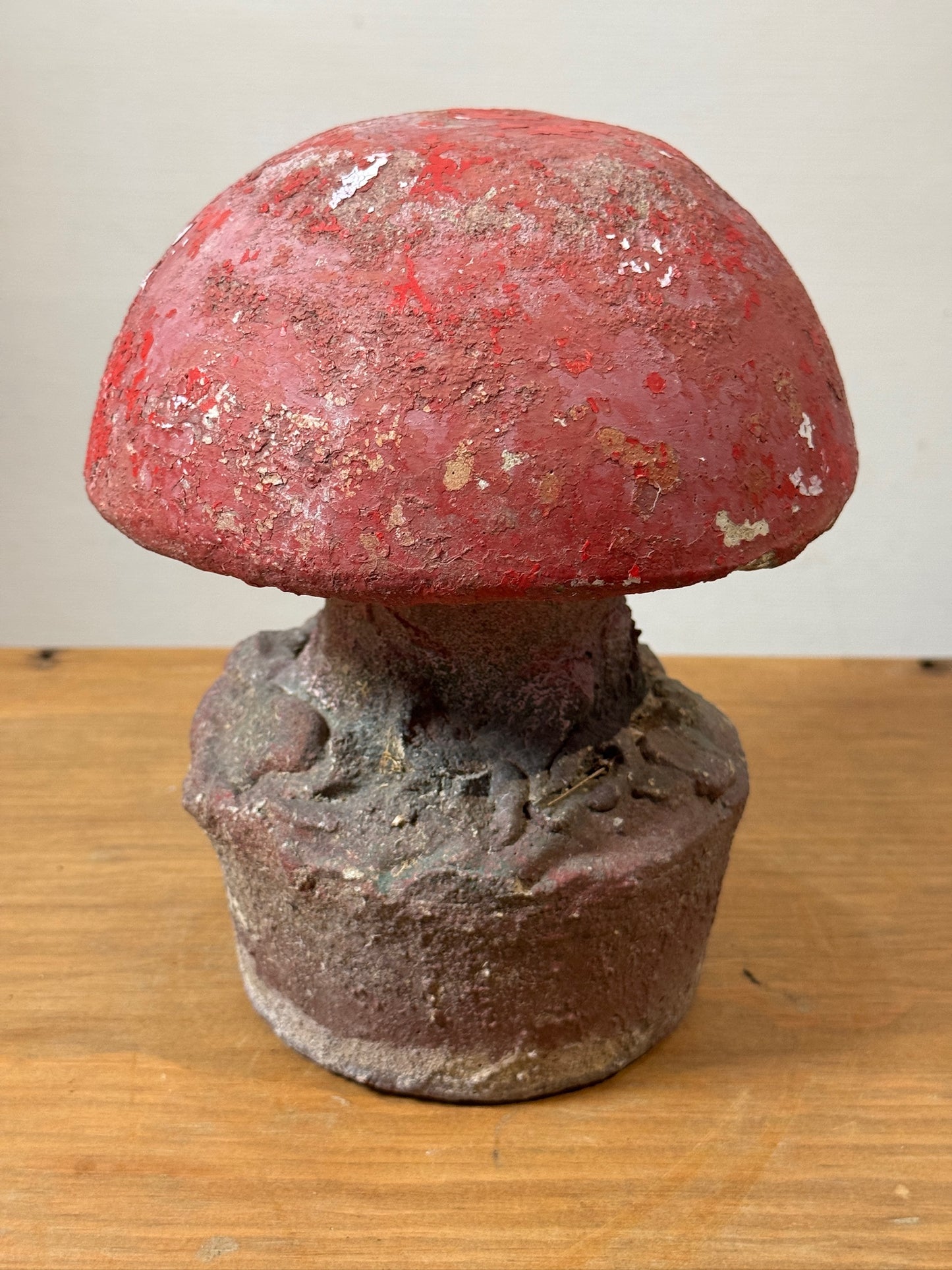 Vintage Cast Stone Garden Mushroom Ornament – Aged Patina