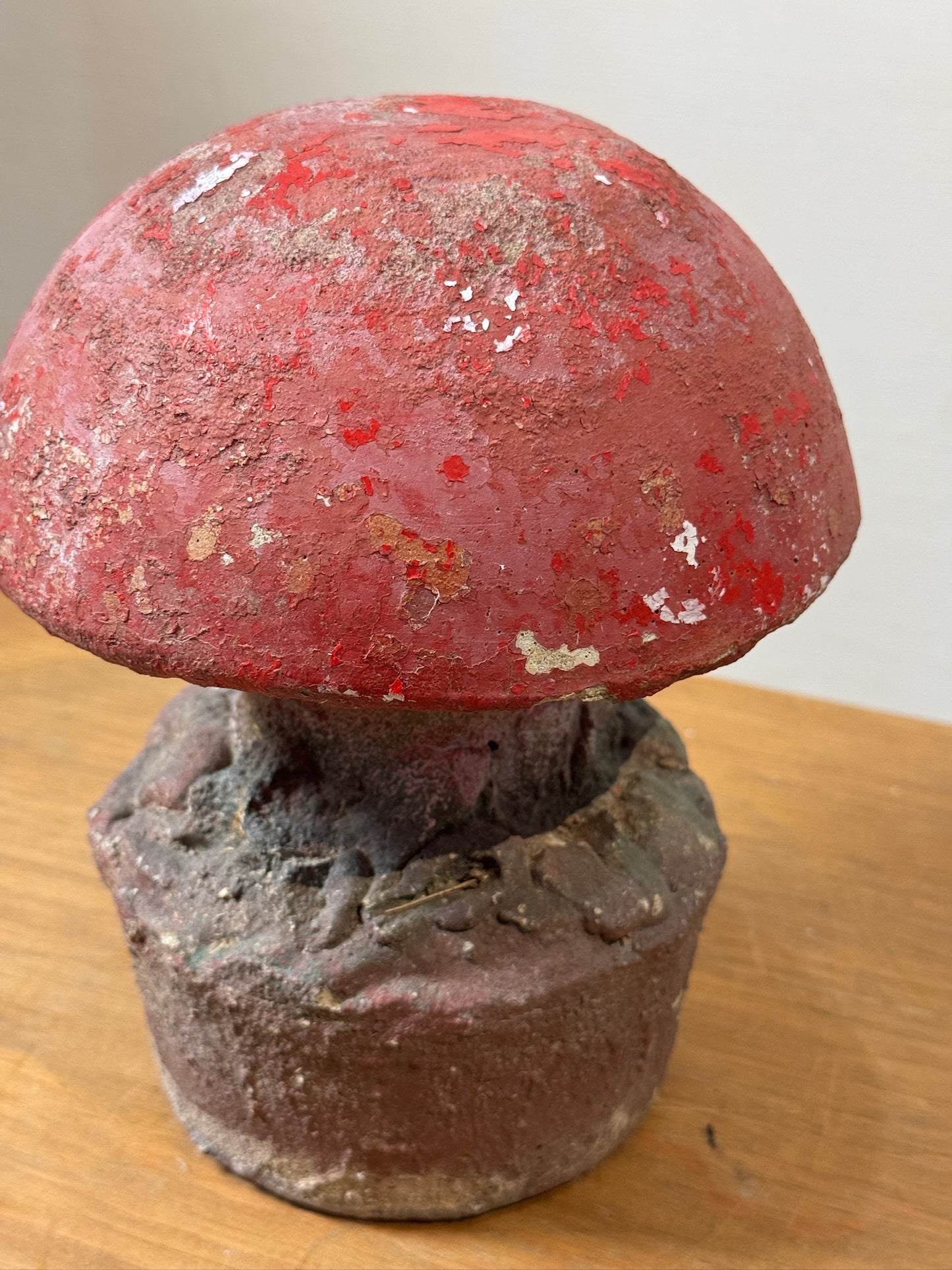 Vintage Cast Stone Garden Mushroom Ornament – Aged Patina