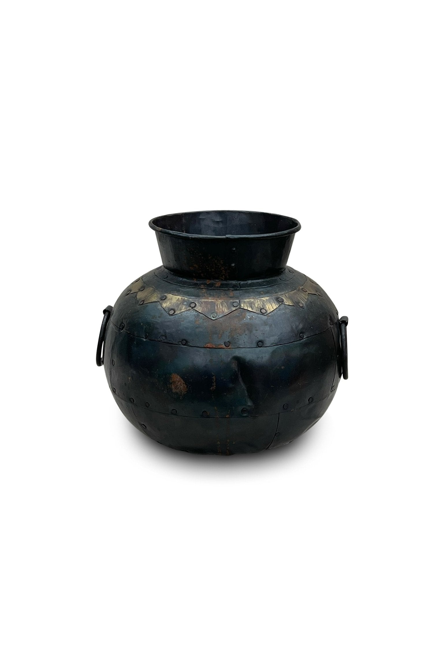 Antique iron pot with rustic aged patina, ideal as a decorative planter or vessel for gardens or interiors, combining timeless craftsmanship with vintage appeal — Hommes and Gardens, Pots + Vessels Collection, Garden Decor, Landscape Architect, Interior Designer, Outdoor Living, Outdoor Decorations, Home Design, Luxury Design, Art, Furniture, Objects, Best Gifts, Nature, Backyard, Yard.