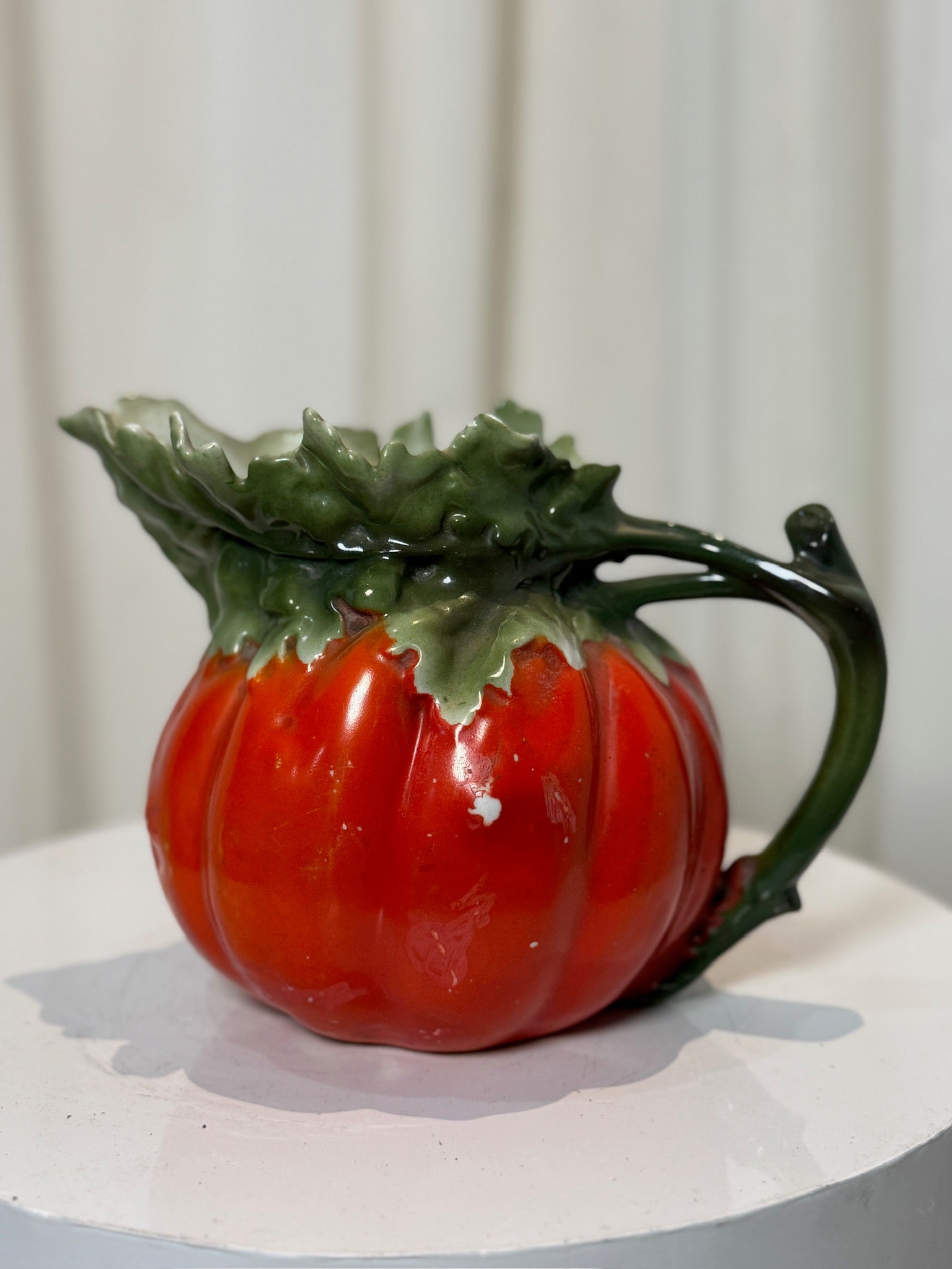 Antique pumpkin-shaped Royal Bayreuth ceramic pitcher made in Bavaria, Germany, beautifully hand-painted with leaf and vine accents — Hommes and Gardens, Kitchen Collection, Landscape Architect, Interior Designer, Outdoor Living, Art, Furniture, Objects, Best Gifts, Nature, Backyard, Yard, Outdoor Decorations, Home Decor, Home Design, Luxury Design.