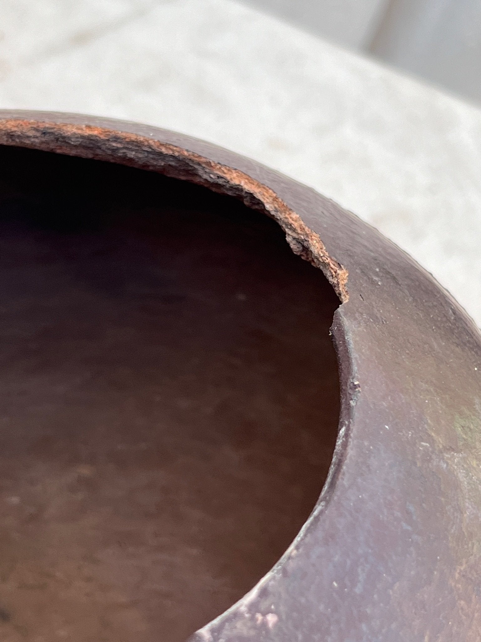 Early 20th-century African Zulu beer pot made from clay, featuring faint midsection carvings and rich cultural artistry — Hommes and Gardens, home decor, outdoor decorations, home design, luxury design, Landscape Architect, Interior Designer, Outdoor Living, Art, Furniture, Objects, Best Gifts, Nature, Backyard, Yard.