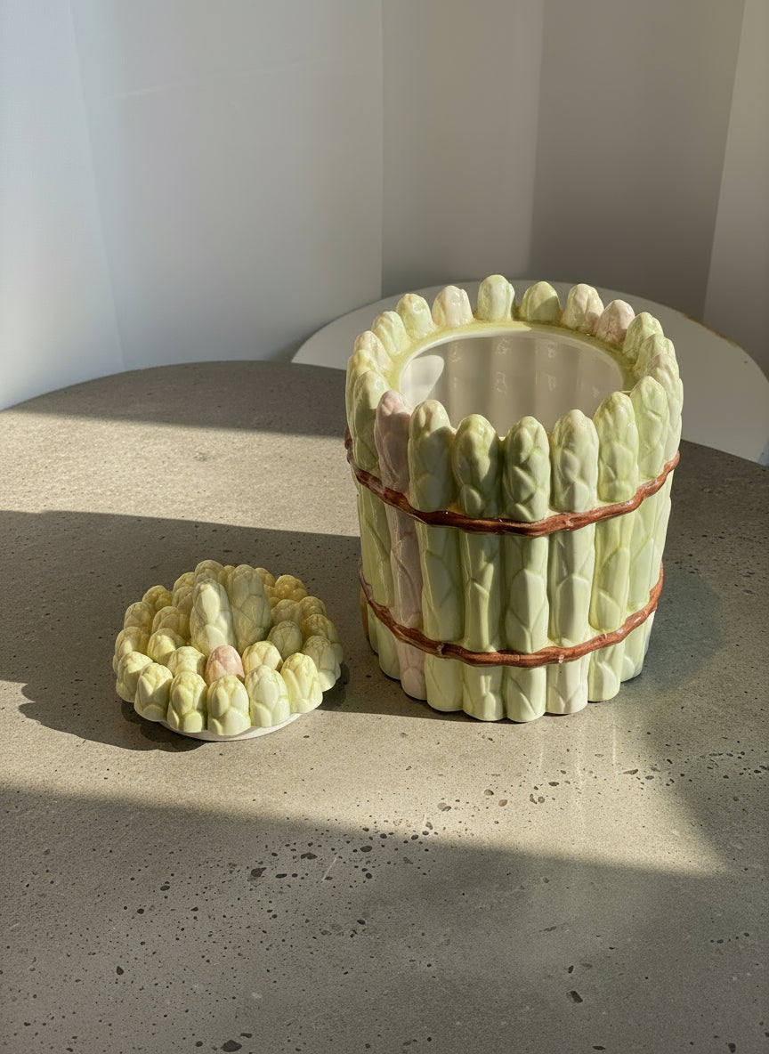 Close-up of vintage Italian Majolica asparagus bundle jar showing lifelike ceramic detailing and hand-painted finish — Hommes and Gardens, Home Decor Collection, landscape design, plant design, Landscape Architect, Interior Designer, Outdoor Living, Outdoor Decorations, Home Design, Luxury Design, Art, Furniture, Objects, Best Gifts, Nature, Backyard, Yard.
