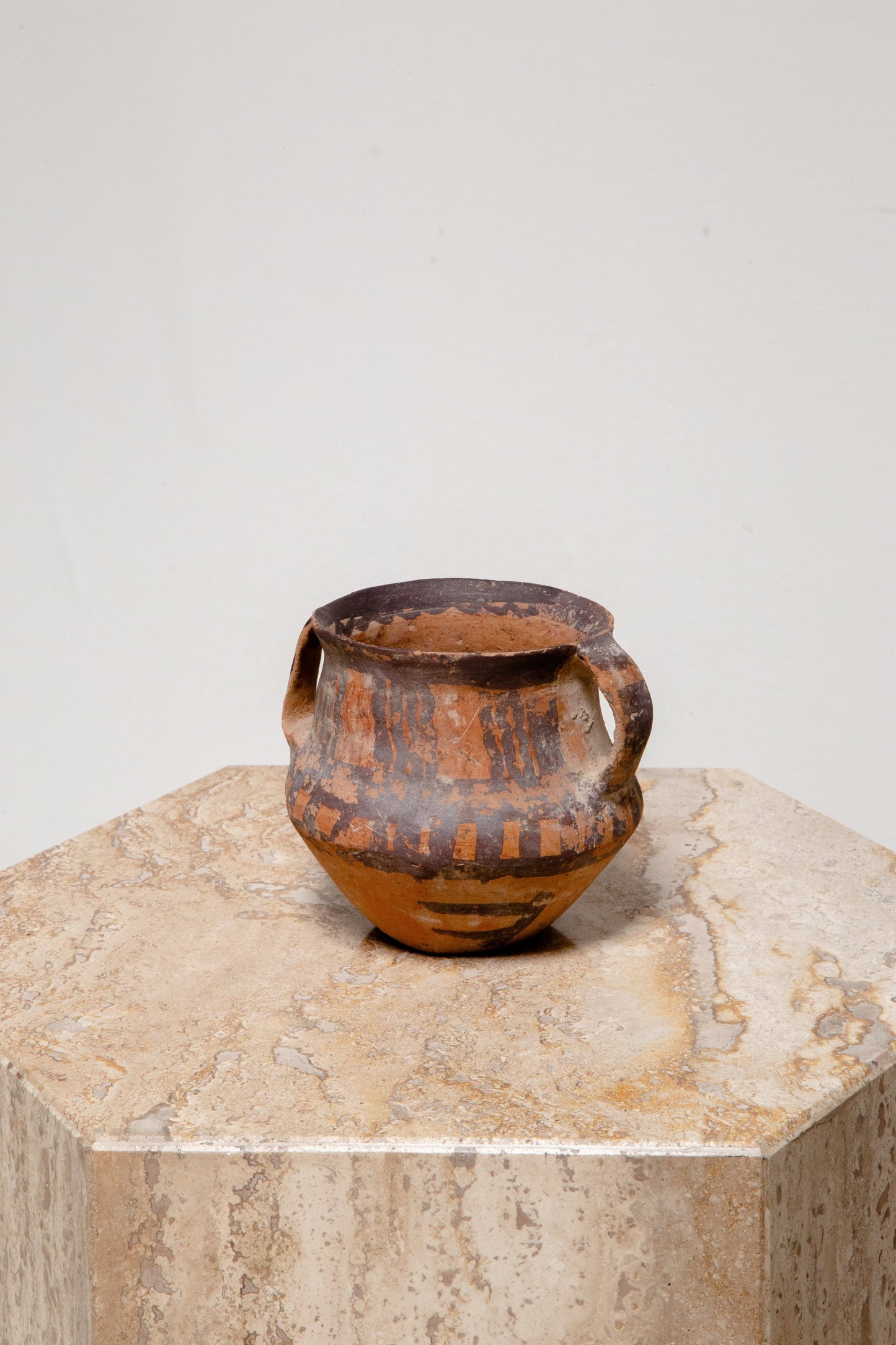 Majiayao Neolithic terracotta pottery vessel hand-painted with geometric black and red designs, a remarkable antique find — Hommes and Gardens, Objects, Vases + Vessels Collection, home decor, outdoor decorations, home design, luxury design, Landscape Architect, Interior Designer, Outdoor Living, Art, Furniture, Objects, Best Gifts, Nature, Backyard, Yard.