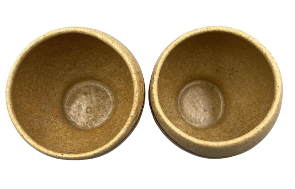 Handcrafted Robert Maxwell ceramic cup set, wheel-thrown studio pottery with earthy glaze and elevated footed base, timeless mid-century collectible — Hommes and Gardens, Kitchen Collection, Landscape Architect, Interior Designer, Outdoor Living, Art, Furniture, Objects, Best Gifts, Nature, Backyard, Yard, Outdoor Decorations, Home Decor, Home Design, Luxury Design.