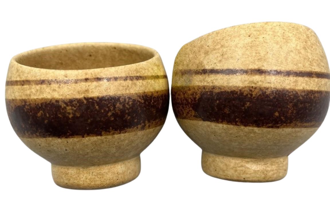 Robert Maxwell studio pottery cup set, mid-century modern handcrafted stoneware with matte beige glaze and brown banding, elegant sculptural design — Hommes and Gardens, Kitchen Collection, Landscape Architect, Interior Designer, Outdoor Living, Art, Furniture, Objects, Best Gifts, Nature, Backyard, Yard, Outdoor Decorations, Home Decor, Home Design, Luxury Design.