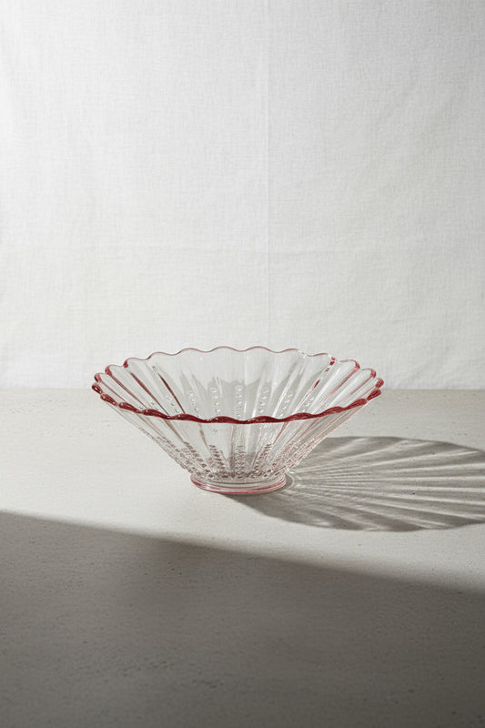 Vintage Depression glass bowl in the Oyster and Pearl pattern with a soft pink hue, an elegant collectible for vintage table settings — Hommes and Gardens, Home Decor Collection, Decorative Bowls, Vintage Glassware, Depression Era Decor, Pink Glass Bowl, Classic Tableware, Collectible Home Accent.