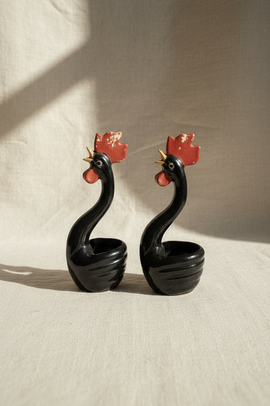Vintage Maddux California Pottery black rooster planters, handmade mid-century ceramic set of two showcasing classic 1960s American craftsmanship — Hommes and Gardens, Pots + Vessels Collection, Planters, Vintage Pottery, Mid-Century Modern Decor, Garden Design, Home Decor Accessories.