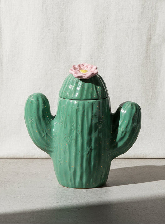Vintage Saguaro Cactus cookie jar with pink bloom by Treasure Craft, a charming Southwestern ceramic collectible perfect for adding retro character to any kitchen — Hommes and Gardens, Home Decor Collection, Cookie Jars, Decorative Objects, Vintage Pottery, Southwestern Style, Treasure Craft USA, Retro Kitchen Decor, Collectible Ceramic Jar.
