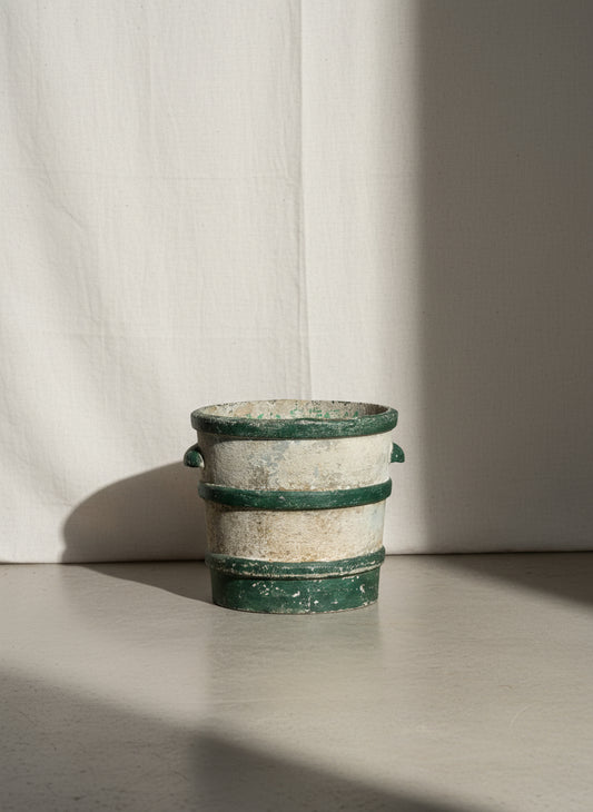Willy Guhl planter from 1960s Switzerland with ridged texture and white-green finish, a mid-century modern fiber cement design blending form and function — Hommes and Gardens, Pots and Vessels Collection, Planters, Designer Decor, Garden Vessels, Swiss Mid Century Design, Vintage Concrete, Outdoor Living, Collectible Planter, Modern Home Accent.