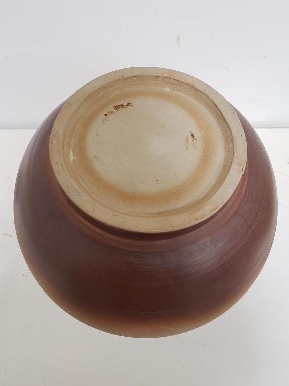 Narrow-necked ceramic vase