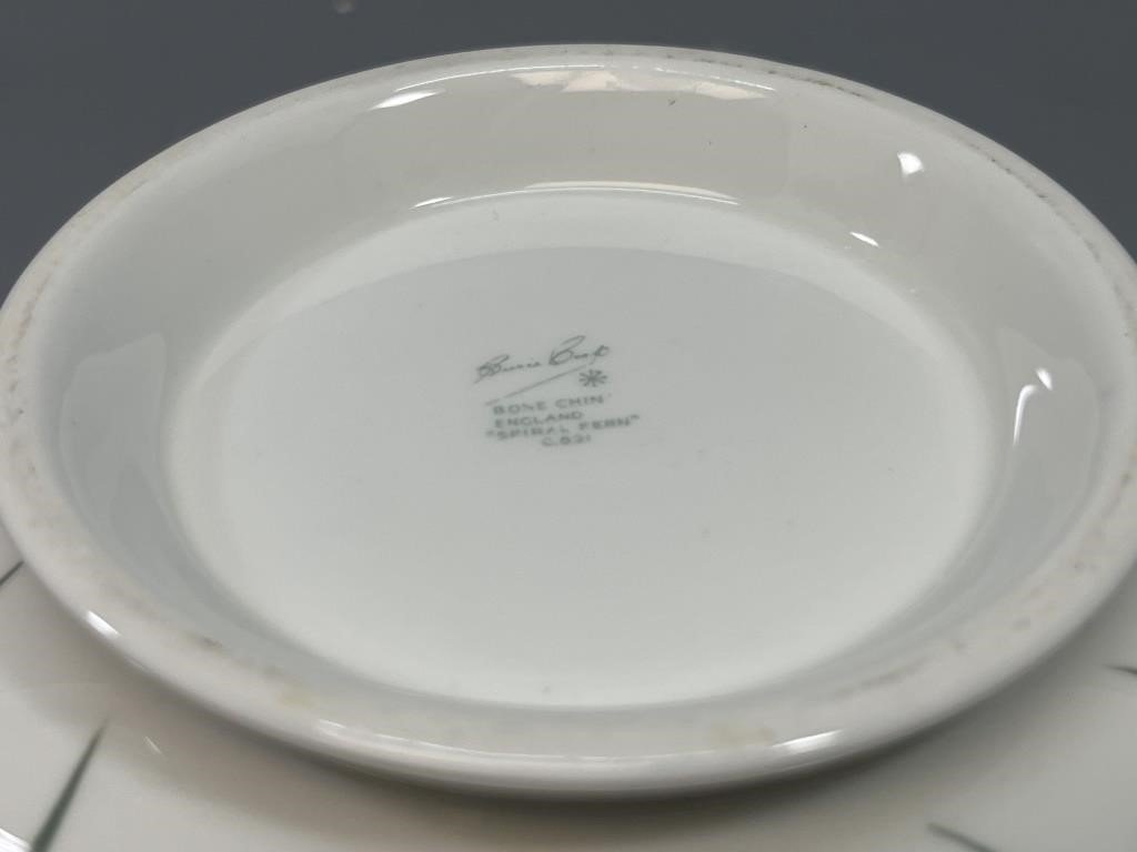 Mid-Century Modern Susie Cooper Spiral Fern Casserole with lid