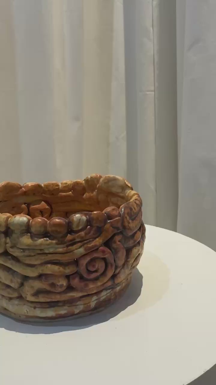 Handcrafted earthy coiled clay vessel in organic pottery style with amber and burgundy tones, modern artisan décor piece with natural beauty — Hommes and Gardens, Vases Collection, Landscape Architect, Interior Designer, Outdoor Living, Art, Furniture, Objects, Best Gifts, Nature, Backyard, Yard, Outdoor Decorations, Home Decor, Home Design, Luxury Design.