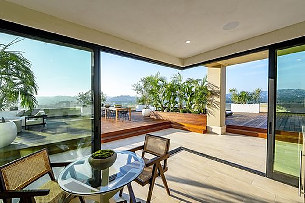 Wilshire Penthouse garden, Los Angeles landscape design by Hommes + Gardens, view 3