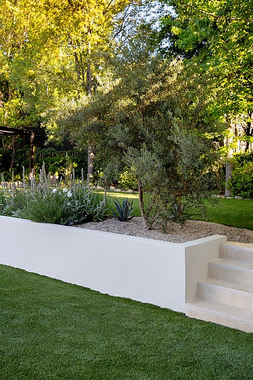 Valley Vista garden, Los Angeles landscape design by Hommes + Gardens, view 6