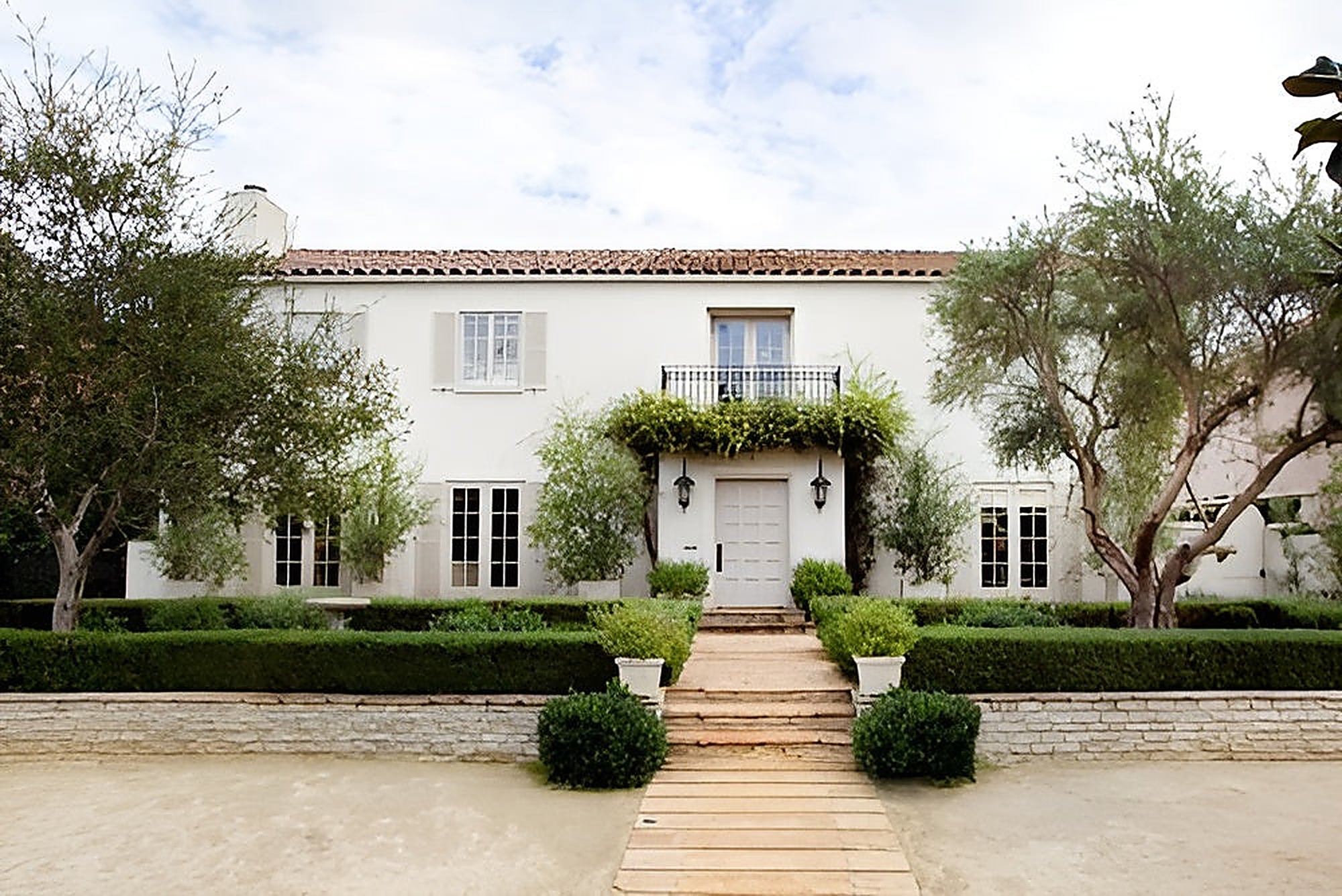 Windsor garden, Los Angeles landscape design by Hommes + Gardens, view 1