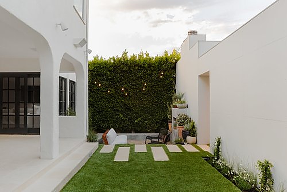 El Camino garden, Los Angeles landscape design by Hommes + Gardens, view 2