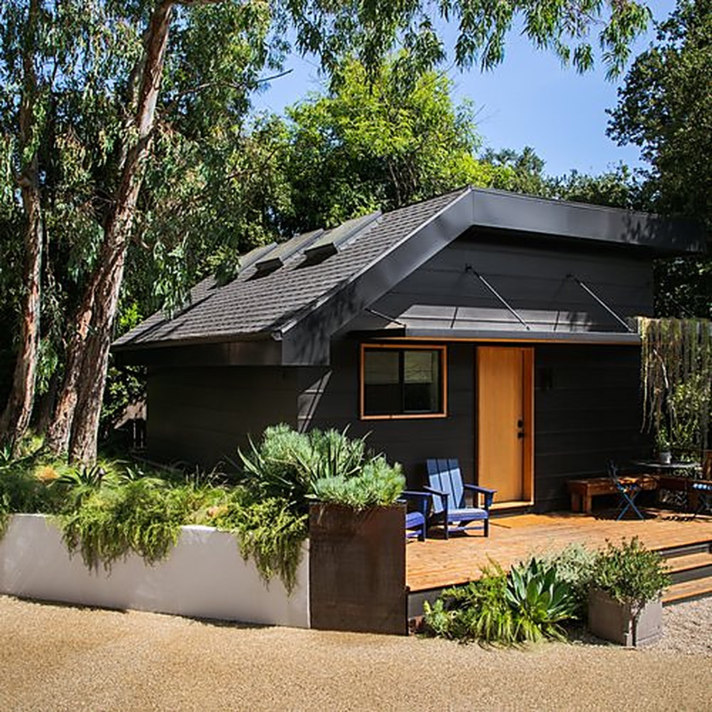 Encino Hills, Los Angeles landscape design project by Hommes + Gardens