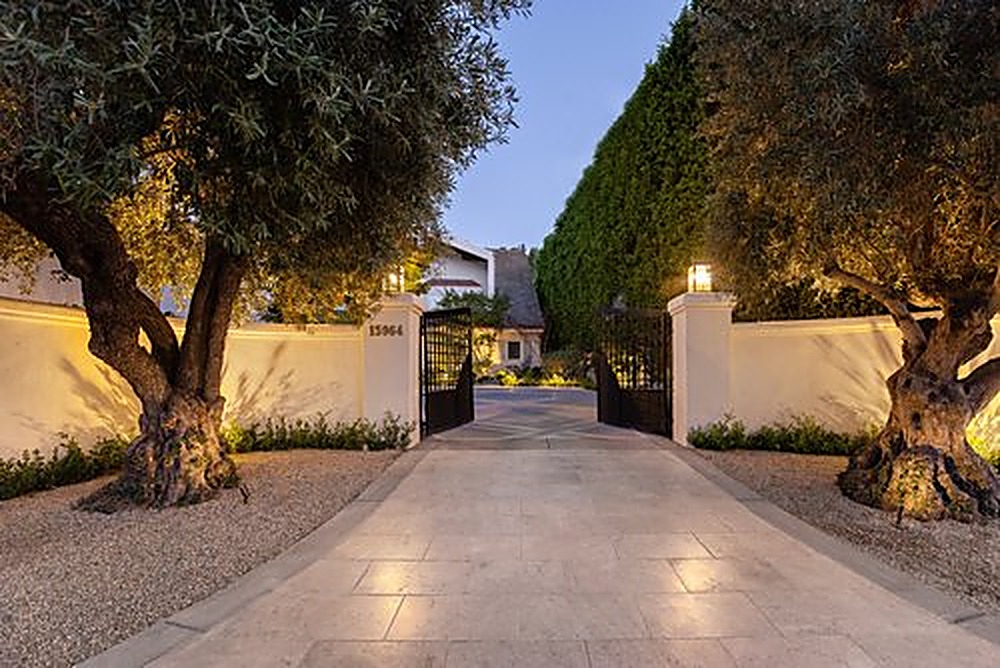 Valley Vista garden, Los Angeles landscape design by Hommes + Gardens, view 3
