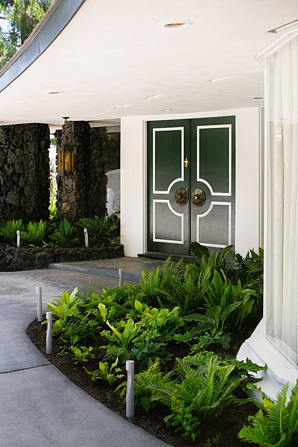 Carla Ridge, Los Angeles landscape design project by Hommes + Gardens