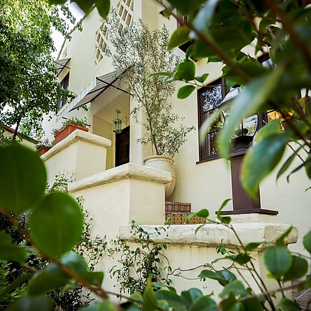 Queens garden, Los Angeles landscape design by Hommes + Gardens, view 12
