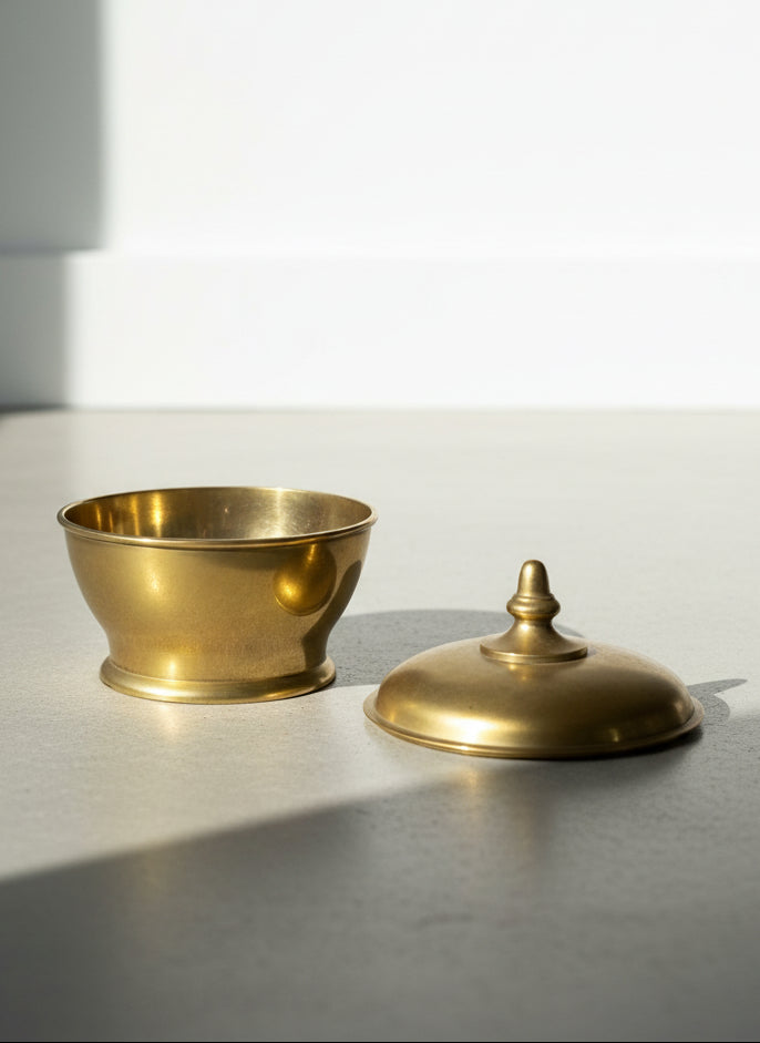 Early 20th Century Handcrafted Solid Brass Covered Caddy Box with Finial Lid