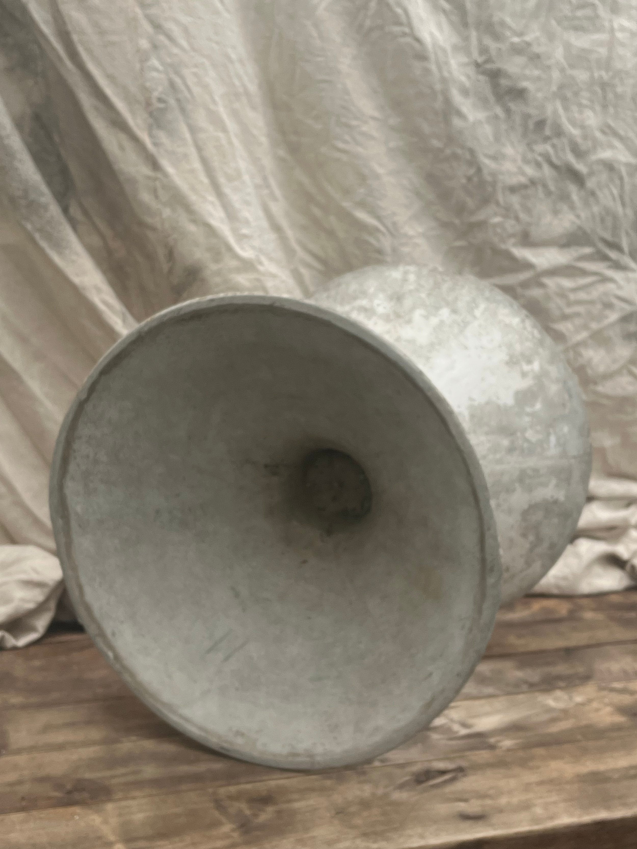 Willy Guhl 'Diabolo' Planter (1960's) (20")