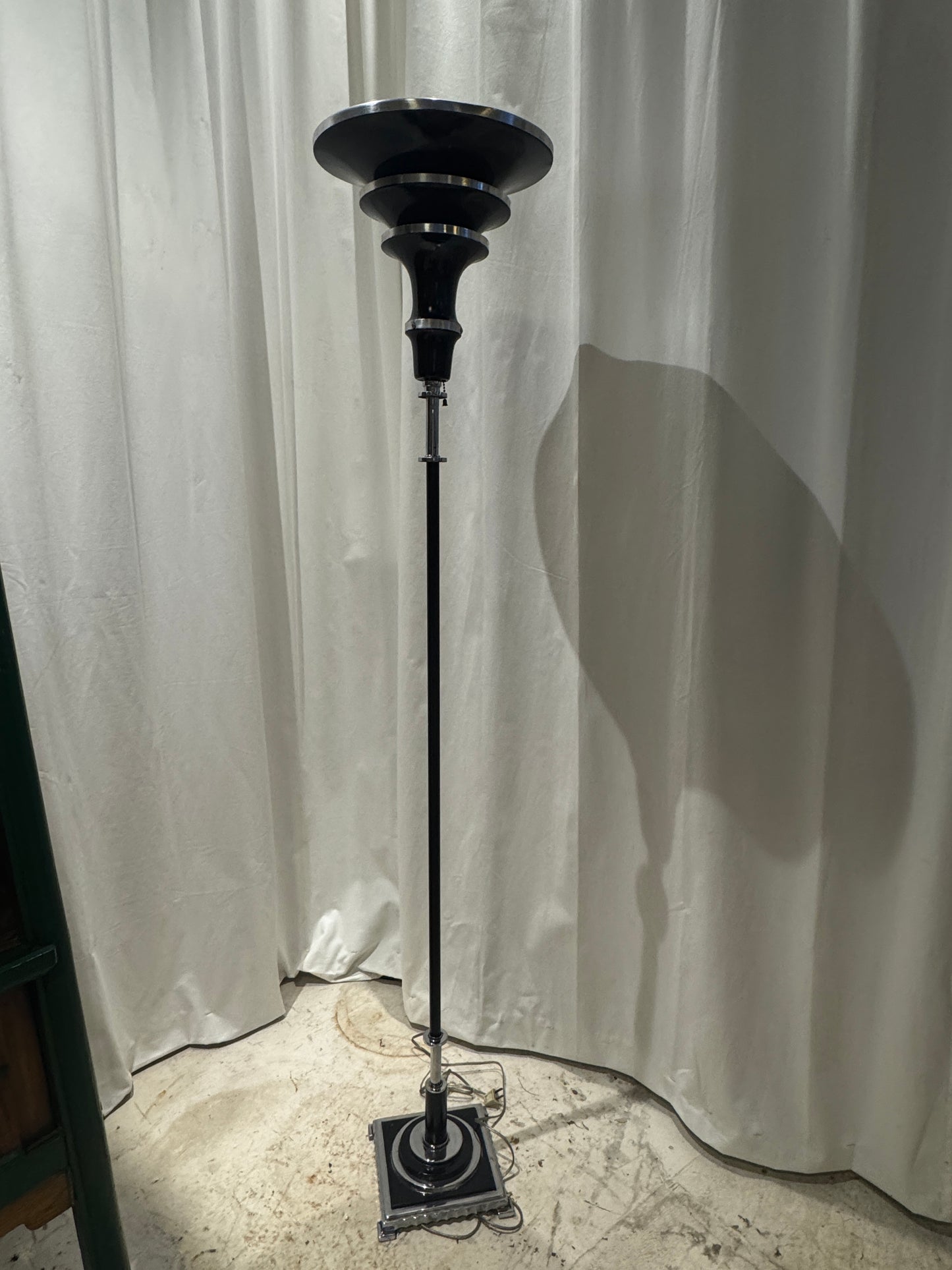 Rare RMC Model 795 Art Deco Machine Age Floor Lamp in Black Enamel and Polished Aluminum