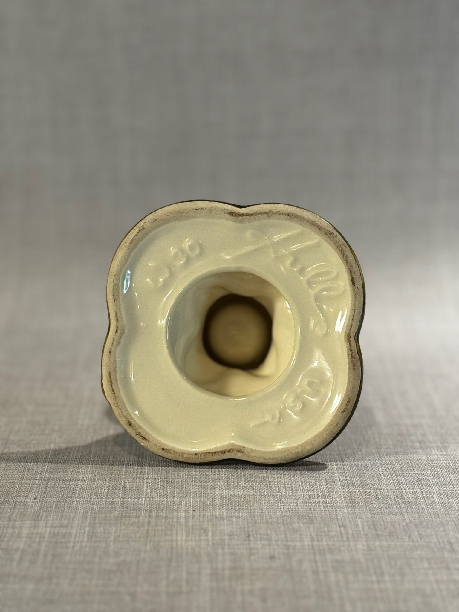 Hull Pottery USA 1950s Candle Holder – Vintage Art Deco Floral in Green & Rose Ombre Glaze