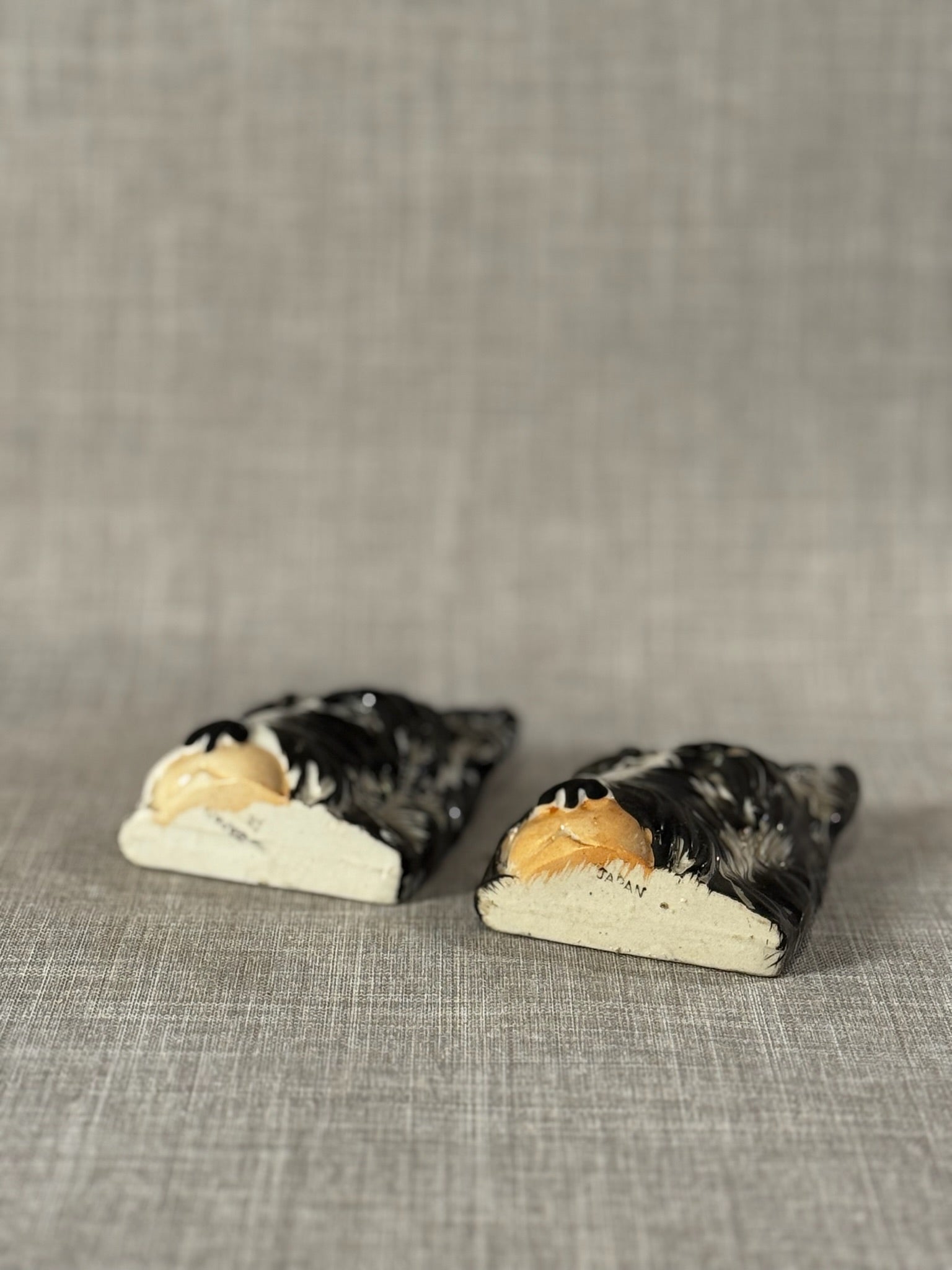 Mid-Century Japanese Scottie Dog Ceramic Wall Pocket Pair – Hand-Painted Figural Canine Décor