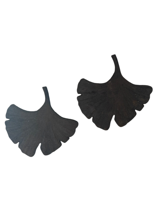 Pair of Hand-Cut Metal Palm Leaves – Decorative Patinated Steel Botanical Sculptures