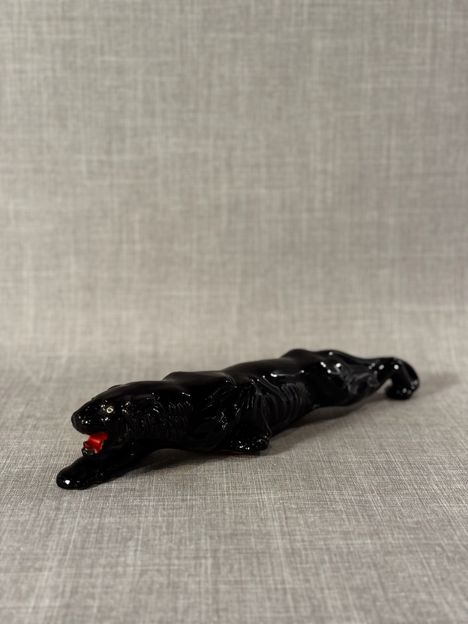 Mid-Century Gloss Black Ceramic Panther Figurine – Striking Retro Hollywood Regency Decor