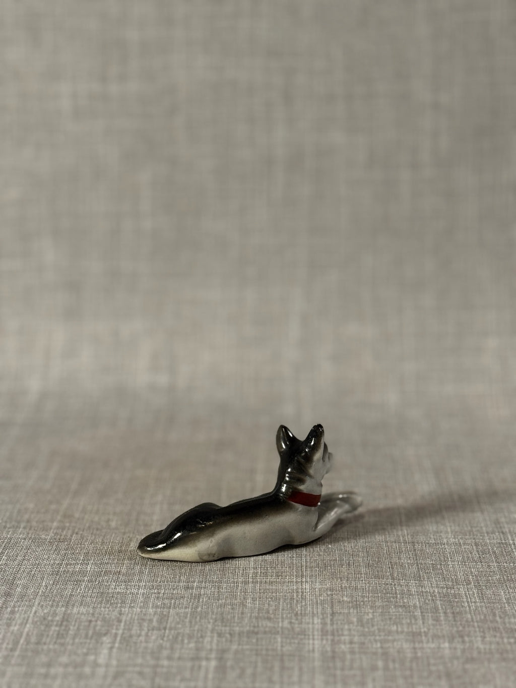 Charming Vintage Hand-Painted Reclining Dog Figurine with Red Collar – Mid-Century Ceramic Collectible