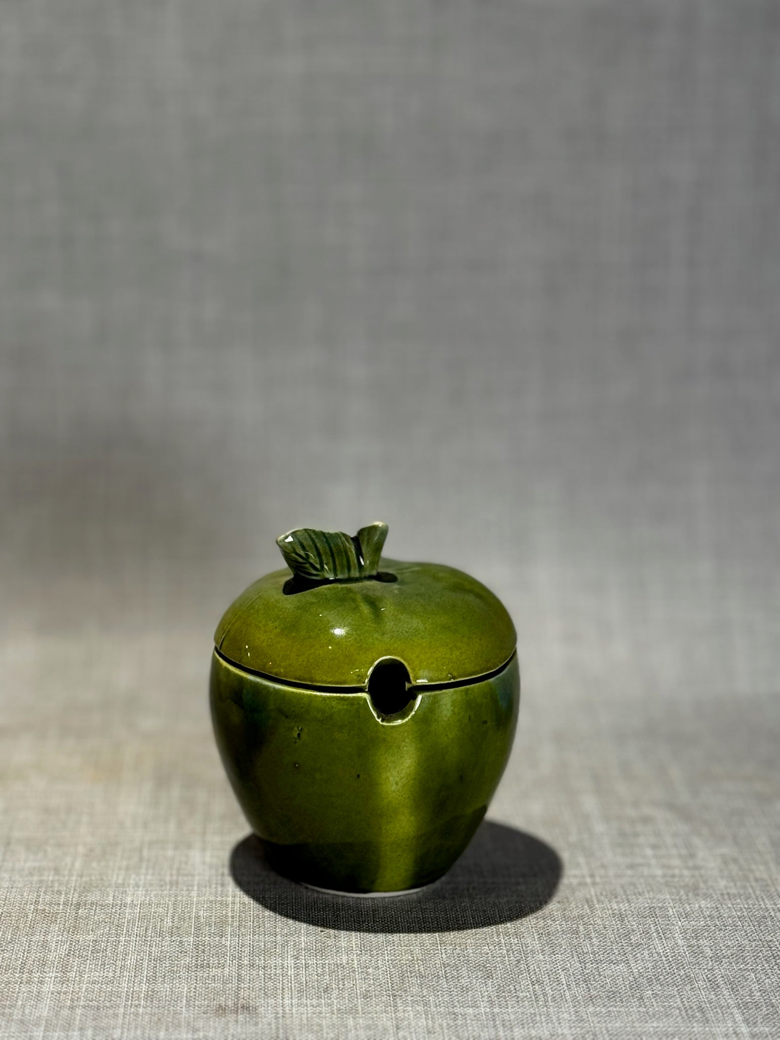 Mid-Century Green Apple Ceramic Sugar Bowl with Leaf Lid – Hand-Glazed Japan Pottery