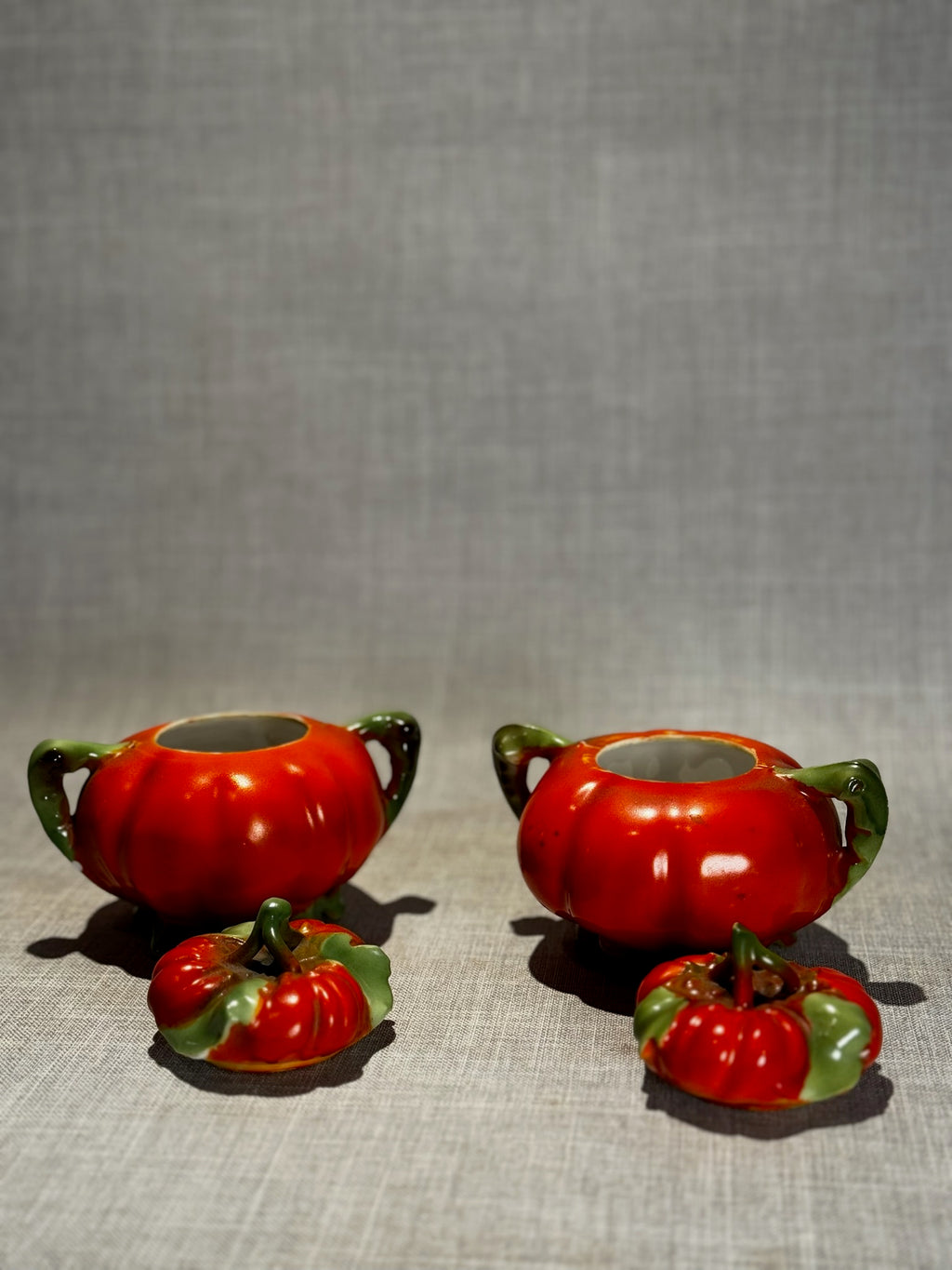 Pair of Vintage Royal Bayreuth Bavaria Figural Tomato Sugar Bowls with Lids – Hand-Painted Porcelain Vegetable Pottery