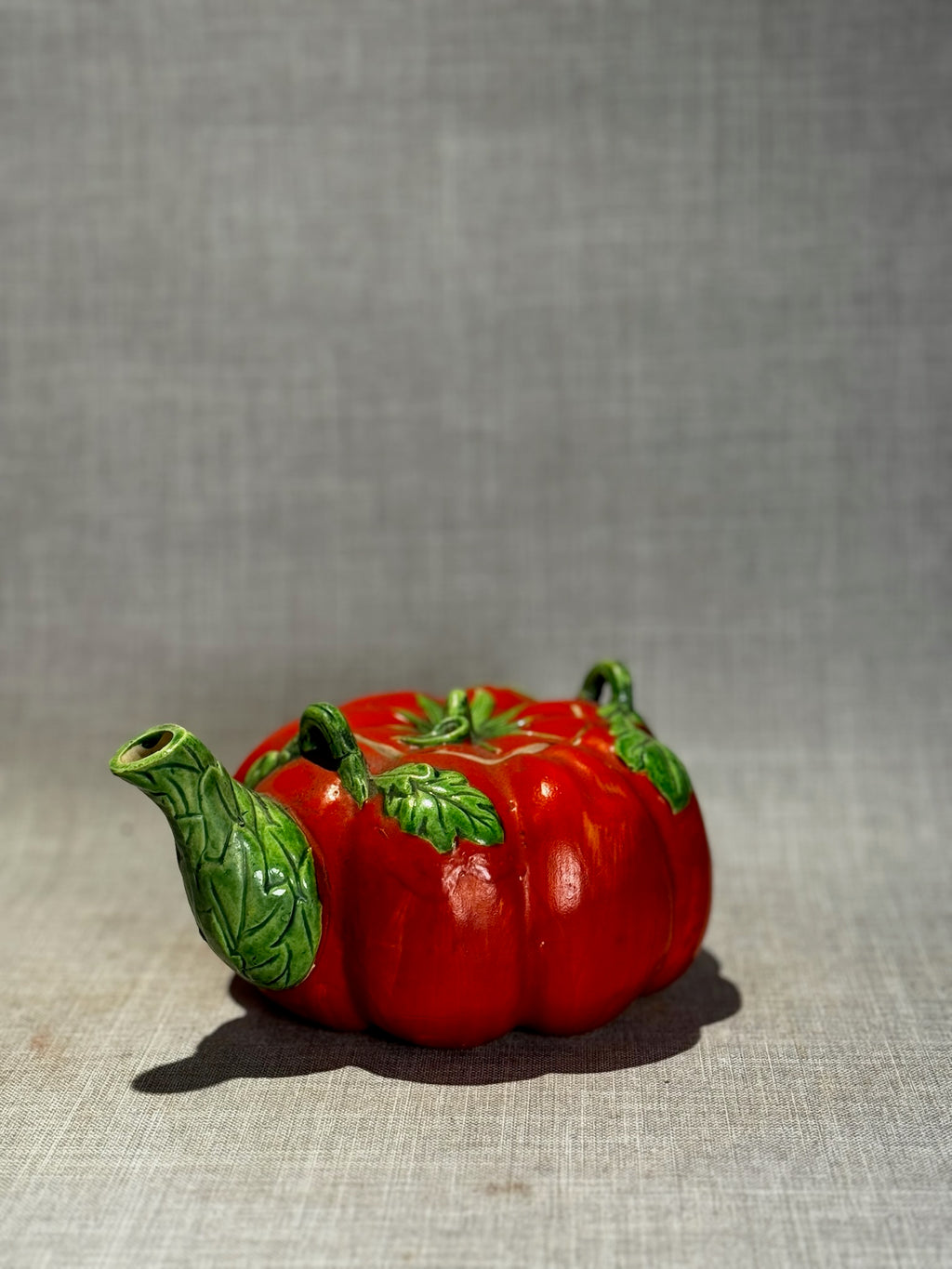 Vintage Tomato  Tea Set, Teapot, and 5 tea glasses