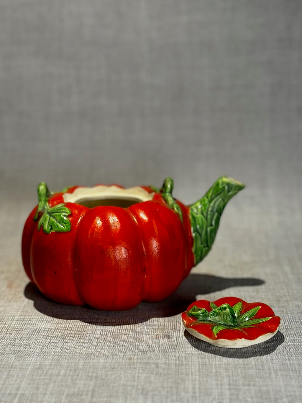 Vintage Tomato  Tea Set, Teapot, and 5 tea glasses