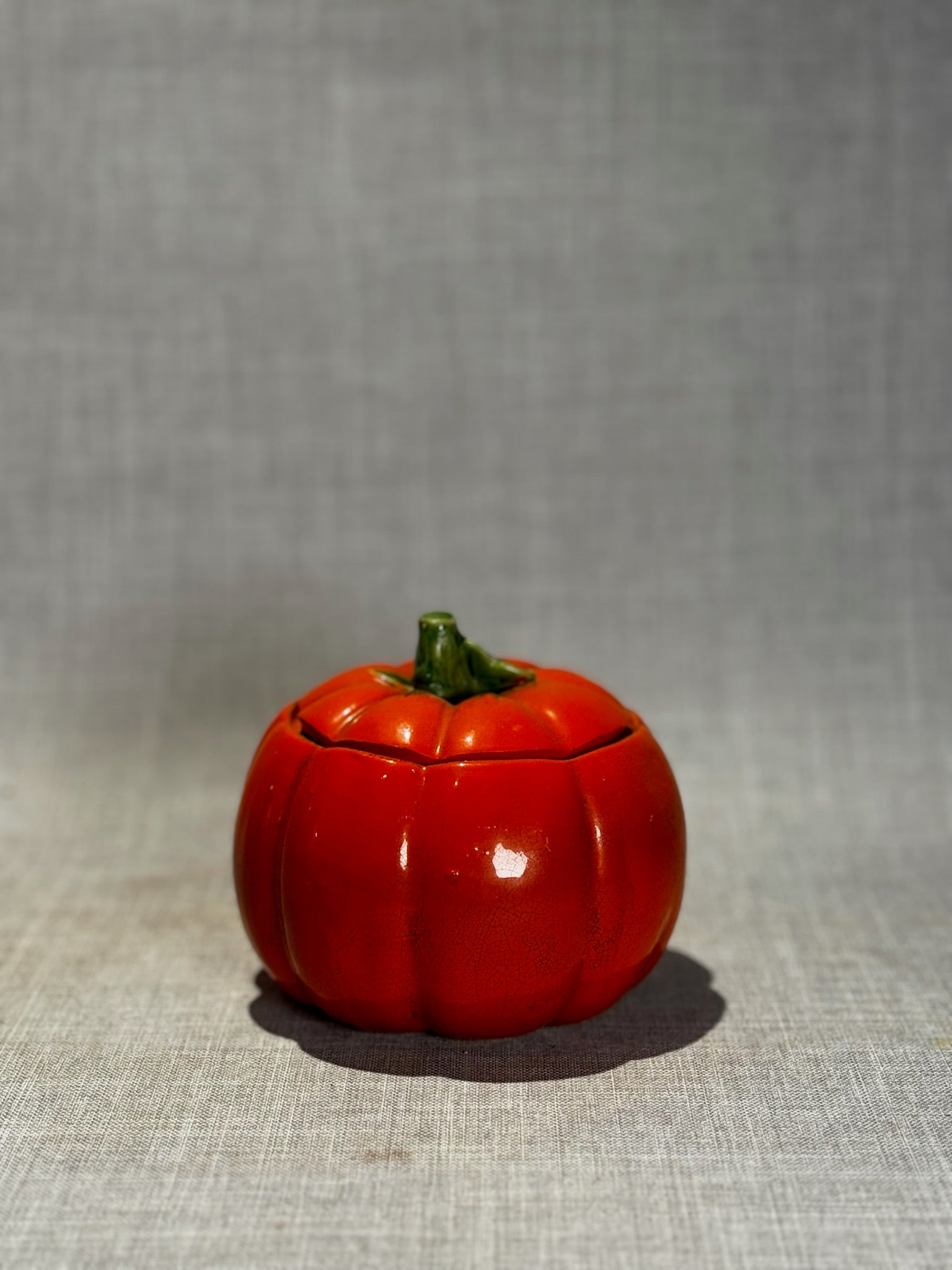Mid-Century Japanese Tomato Sugar Bowl with Lid – Hand-Painted Ceramic Kitchen Collectible, 1950s