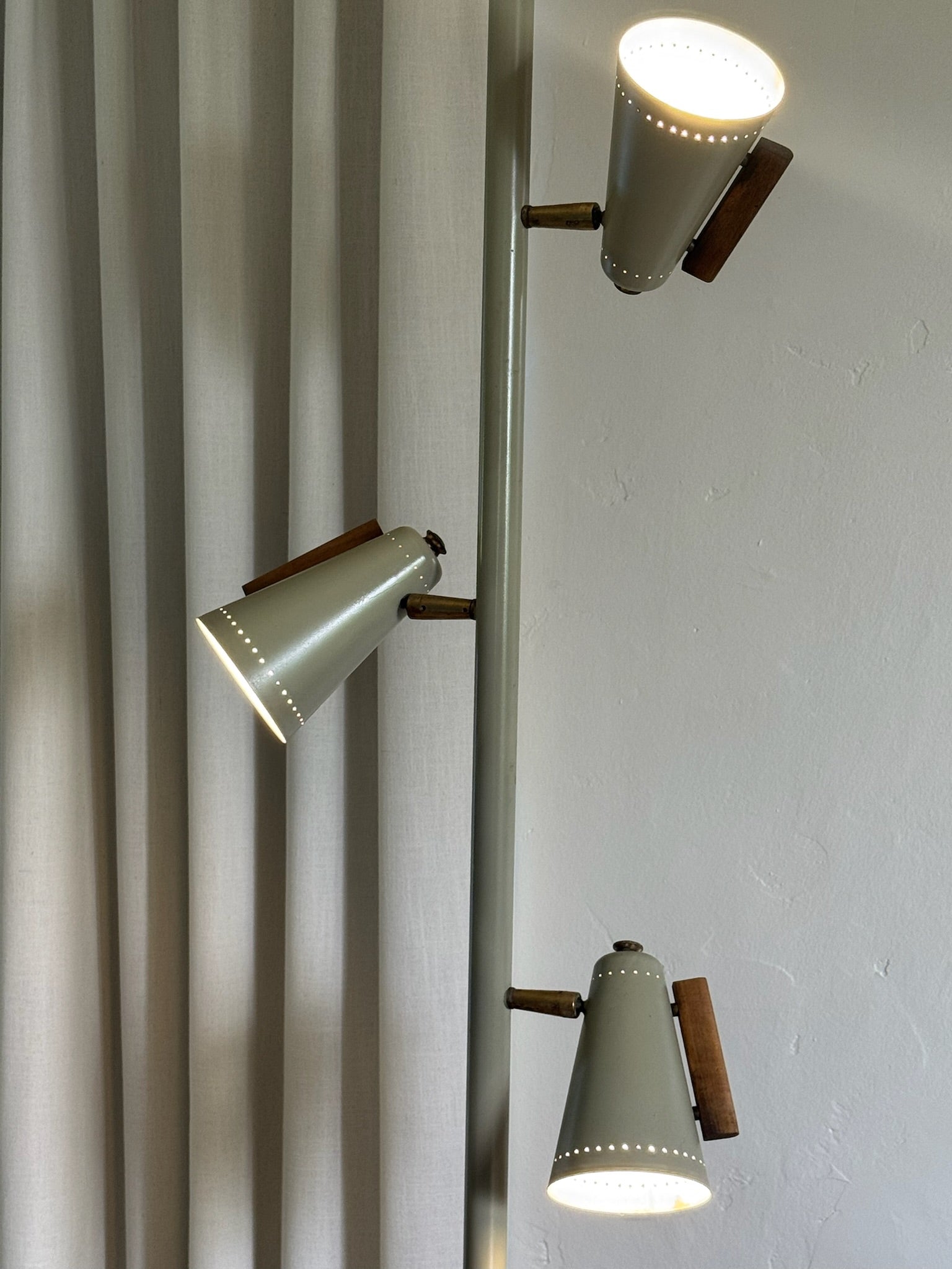 Raymond Loewy Era Stiffel Mid-Century Modern Tension Pole Floor Lamp