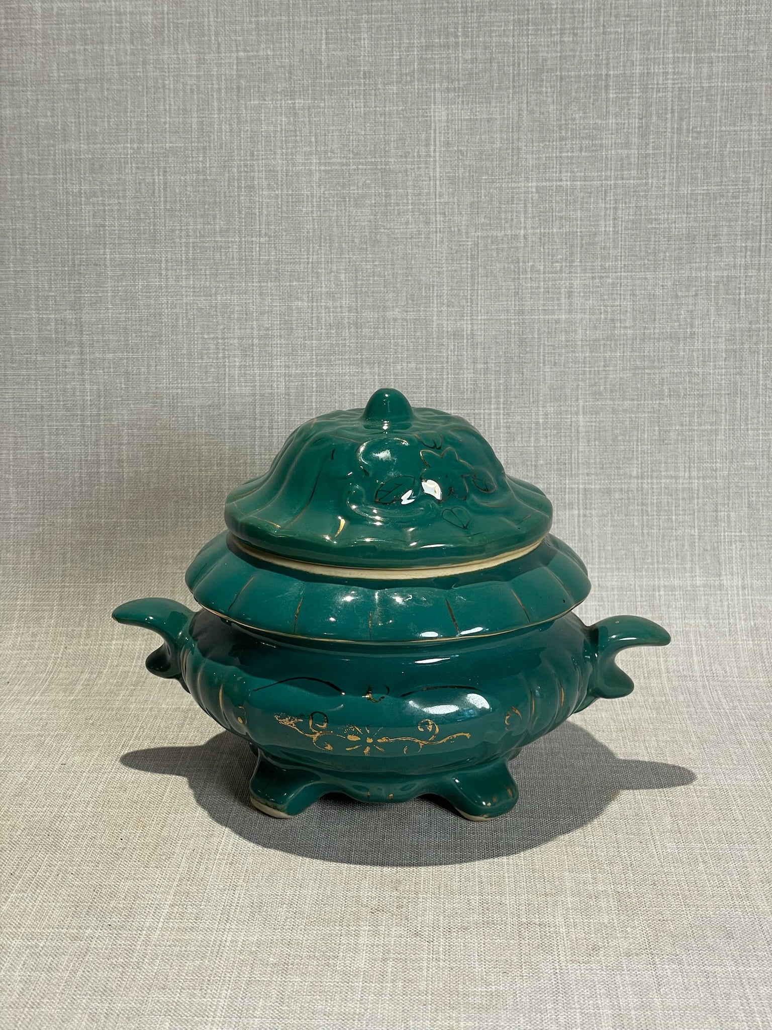 Emerald Reverie Lidded Ceramic Candle – Vintage Teal Handcrafted Vessel