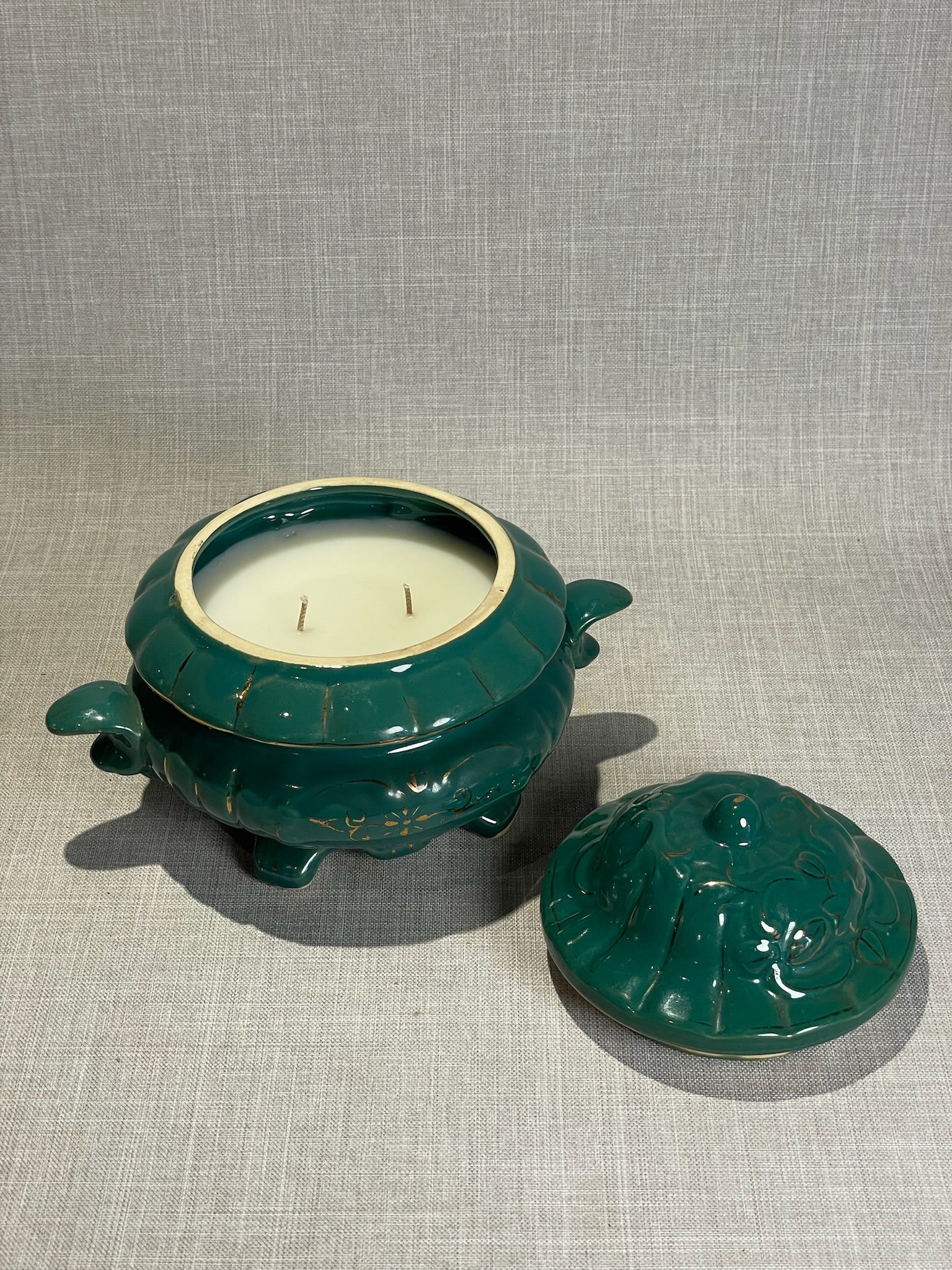 Emerald Reverie Lidded Ceramic Candle – Vintage Teal Handcrafted Vessel