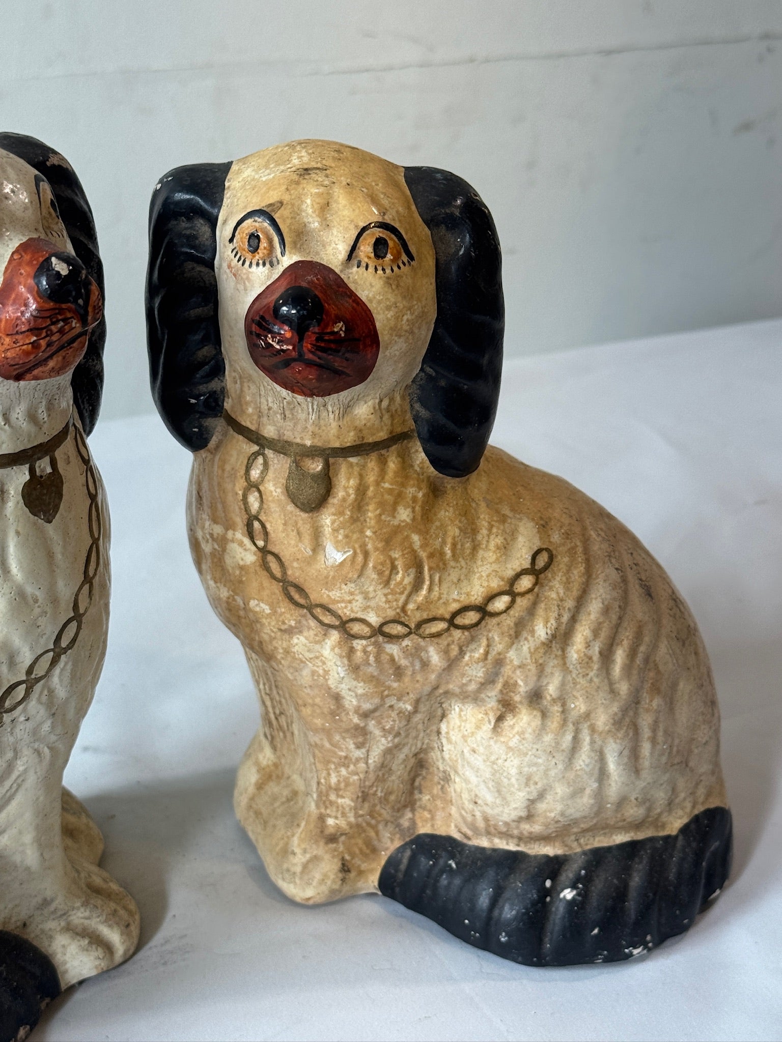 Pair of Staffordshire-Style Ceramic Spaniel Dogs – Hand-Painted Victorian Figurines
