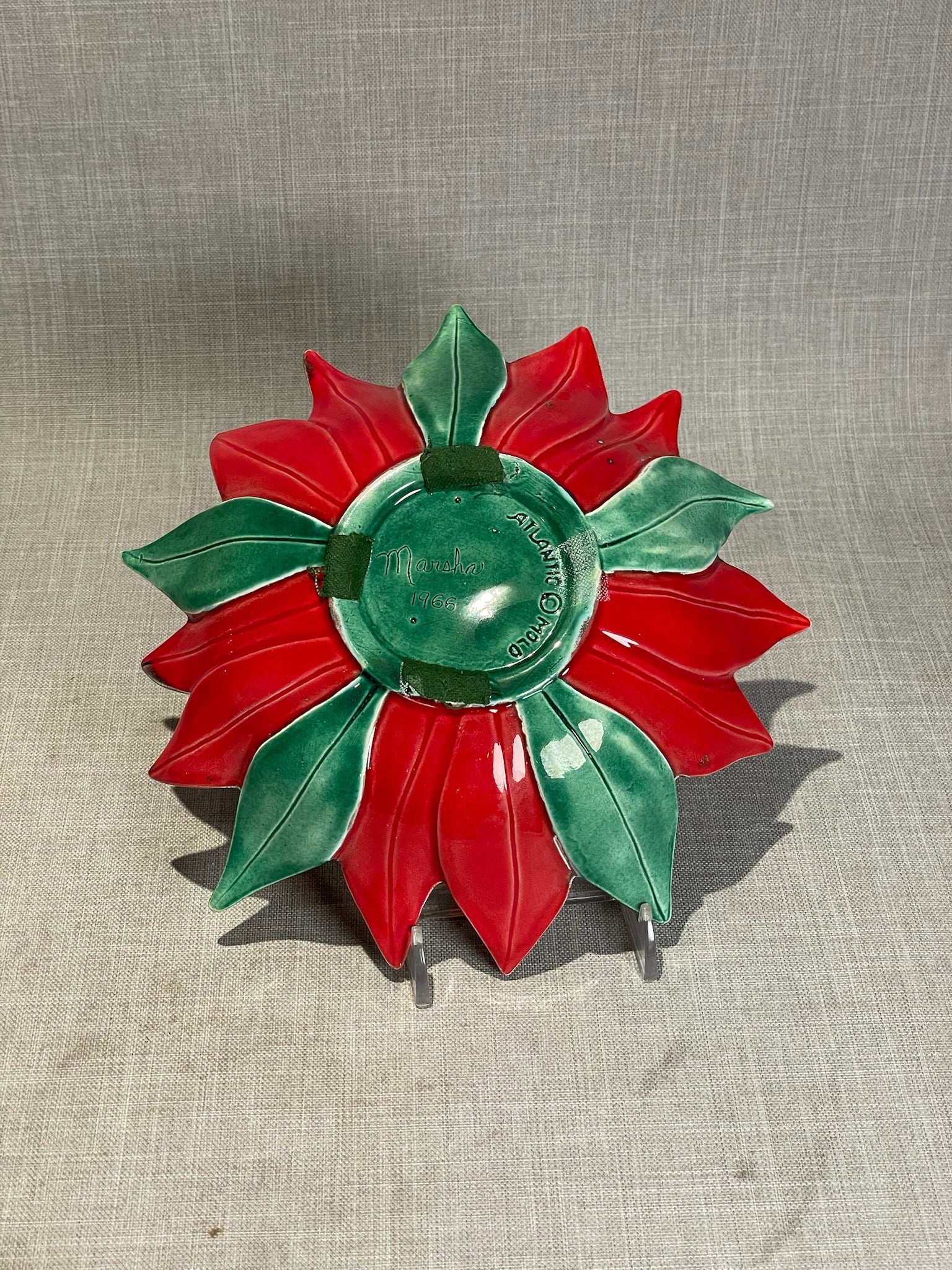 Rare 1966 Atlantic Mold Handcrafted Red & Green Poinsettia Ceramic Decorative Bowl
