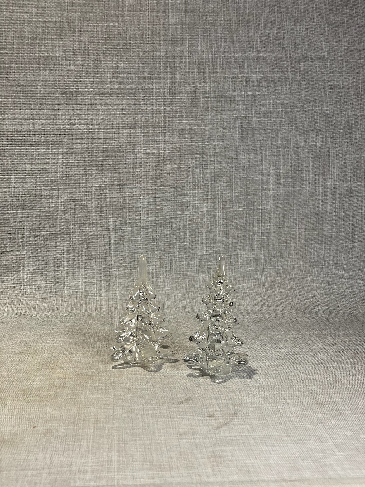 \Hand-Blown Clear Glass Christmas Tree Figurine