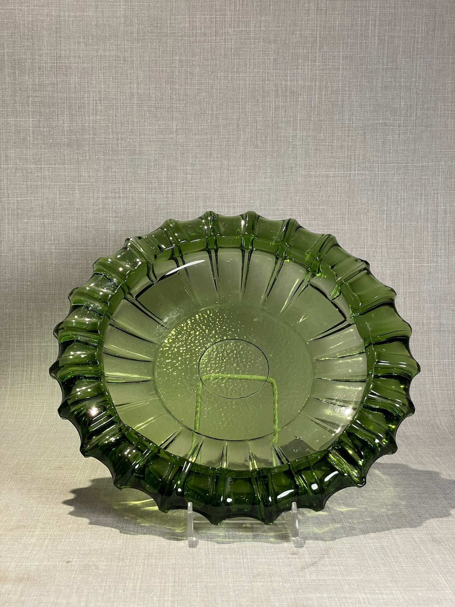 Vintage Fostoria Emerald Green Scalloped Rim Pressed Glass Ashtray