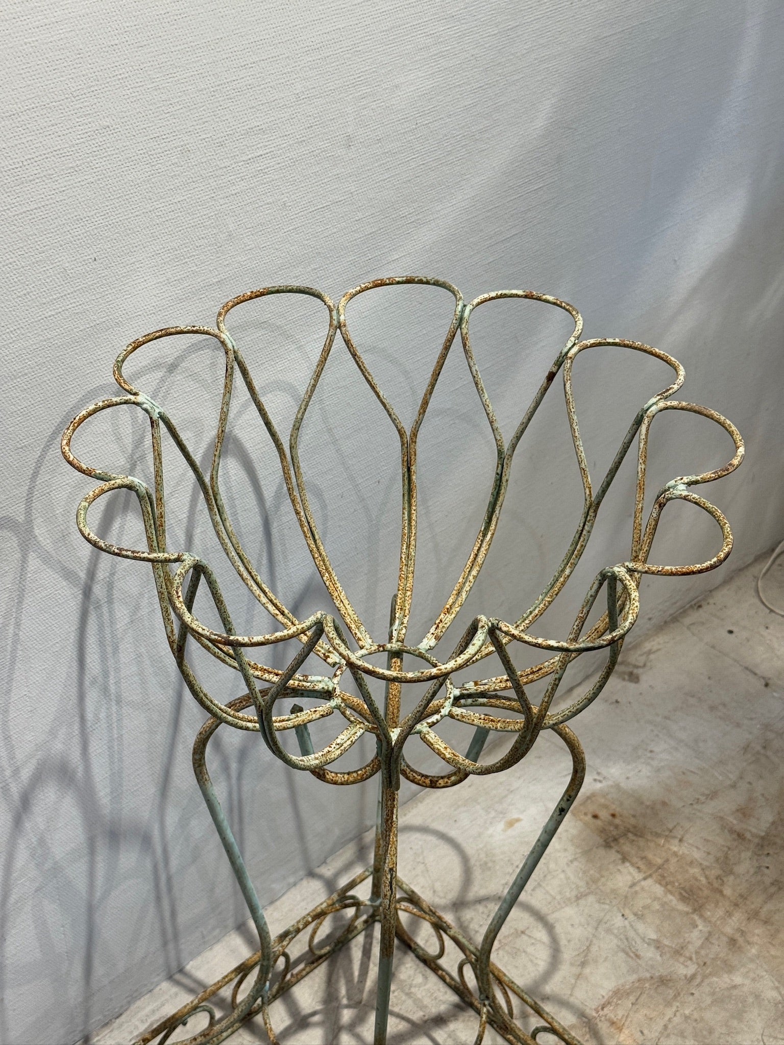 Elegant Mid-Century Wrought Iron Tulip-Form Plant Stand with Aged Aqua Patina