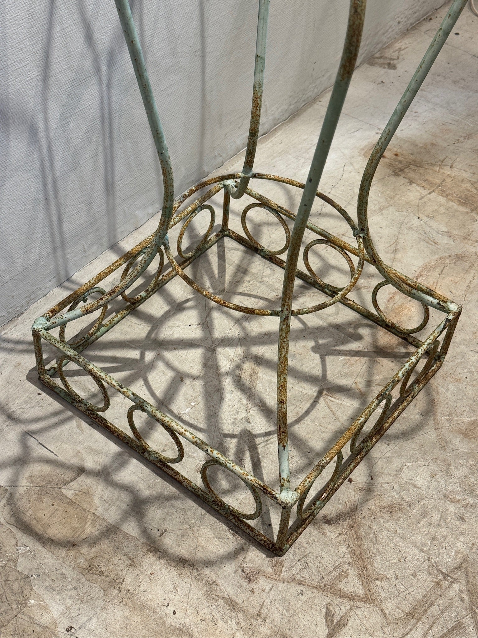 Elegant Mid-Century Wrought Iron Tulip-Form Plant Stand with Aged Aqua Patina